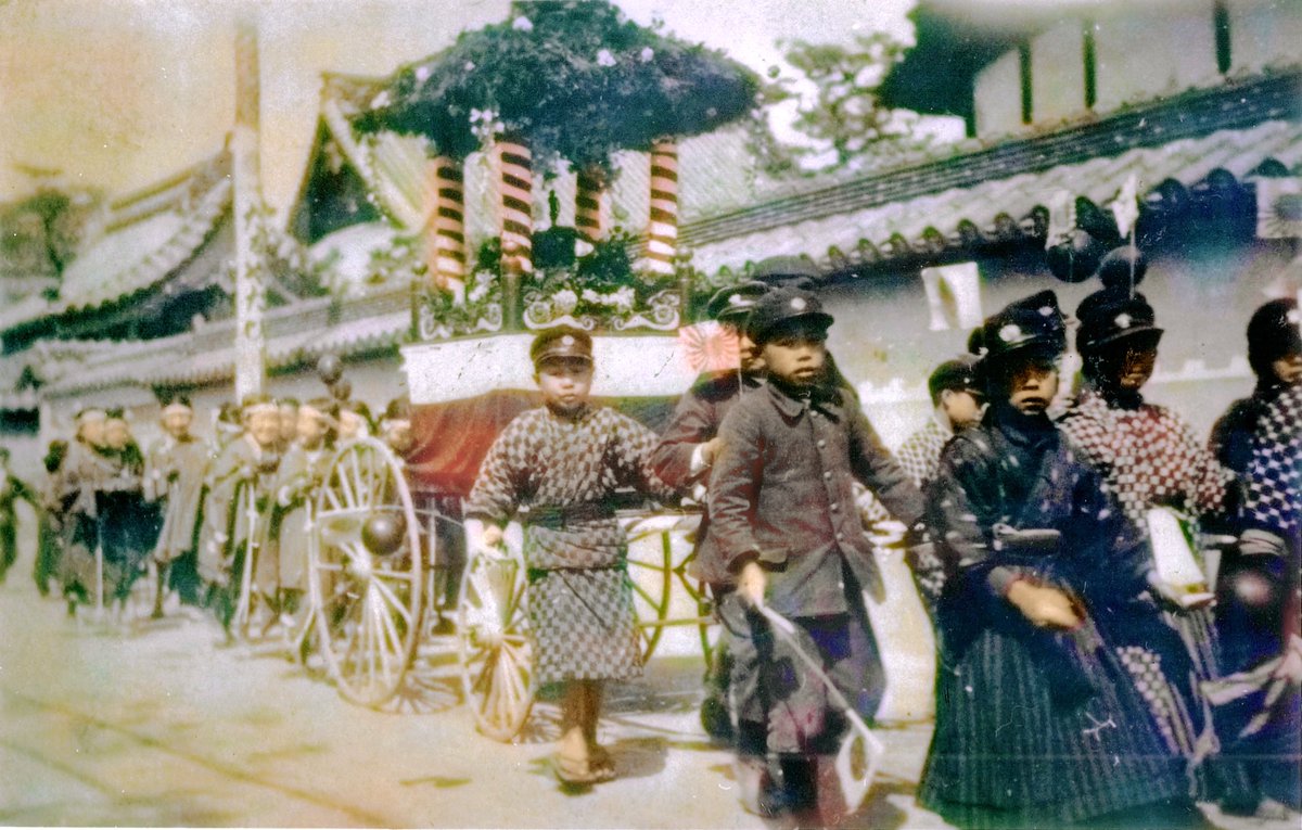 Twitter 上的 Wtnv 戦前の広島のカラー化写真展 Hfw Motoo さん 広島女学院高の生徒さんと準備中 テーマは 消えたまちの子どもたち かな と思っています いまのところ 写真は淨寶寺ご提供 T Co 3cobx5zcme Twitter