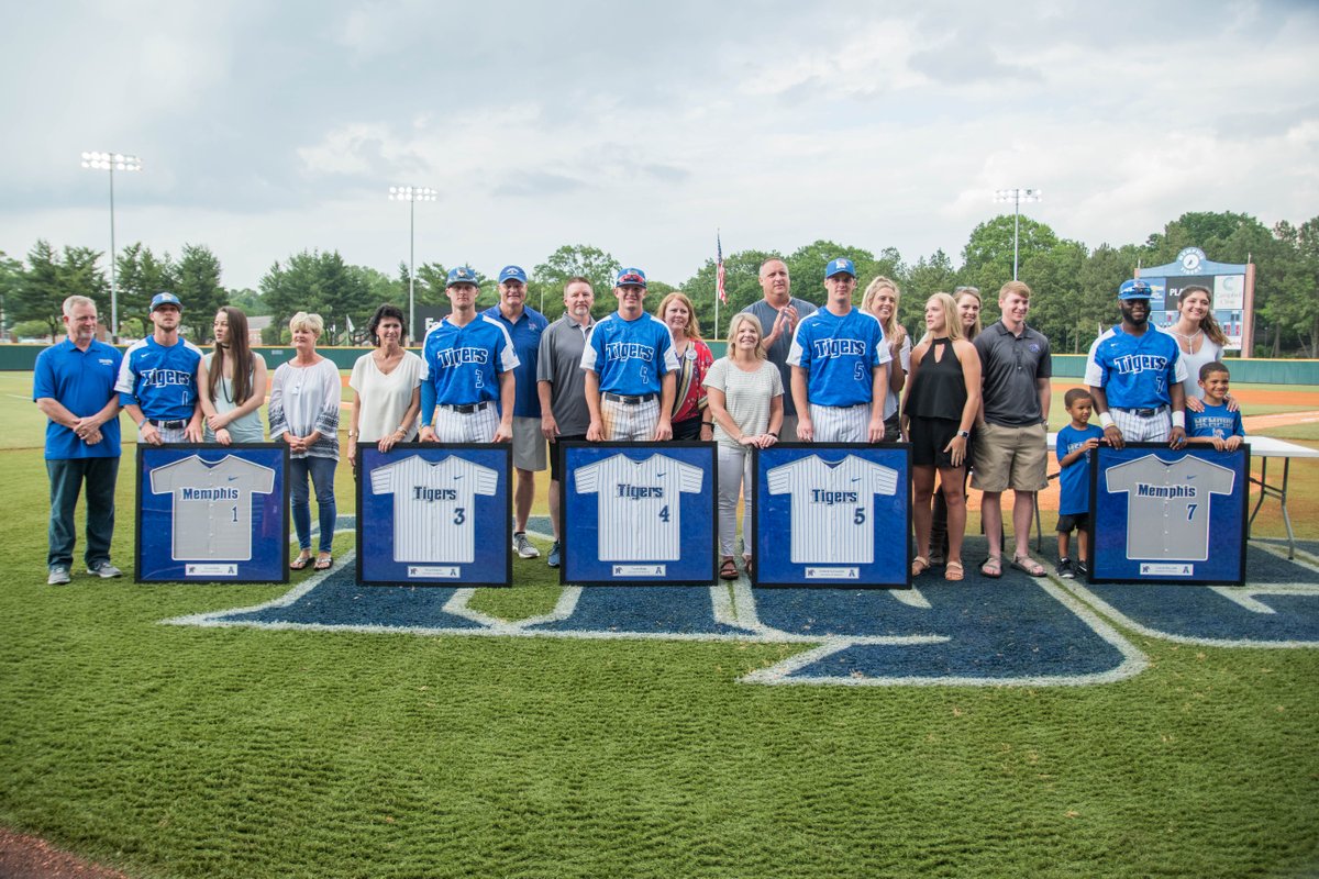 MemphisBaseball's tweet photo. Congratulations to our five seniors! We'll miss you guys. #GoTigersGo https://t.co/HHPHBRMZO8