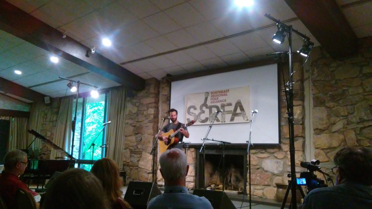 GraciousMeMusic's tweet photo. Enjoyed your official showcase at #SERFA2018, @AlanBarnosky! https://t.co/Tpm9489wES