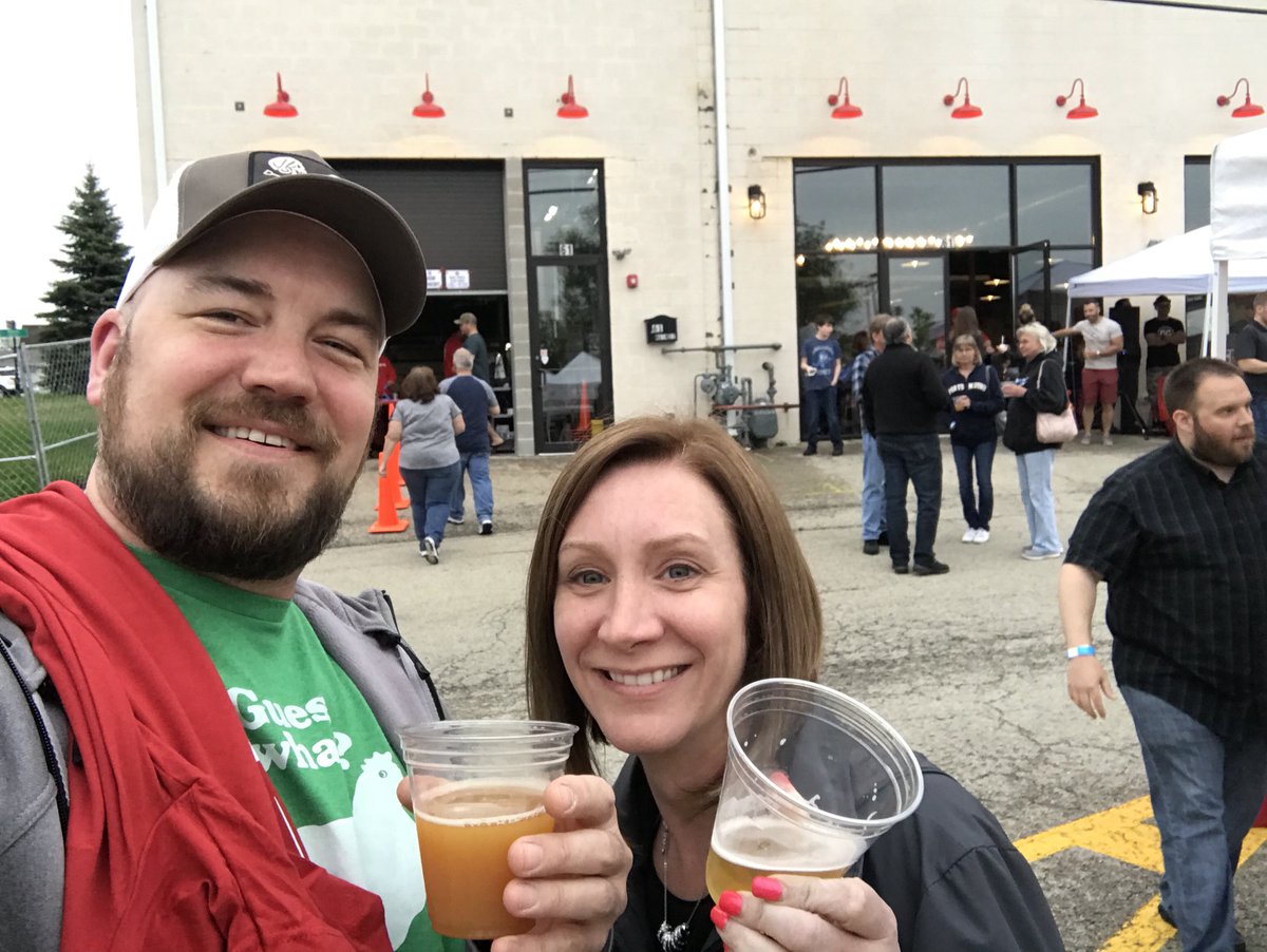 F3Zima's tweet photo. Toasting the grand opening of #OswegoBrewingCo ! https://t.co/ay1OFbBZbw