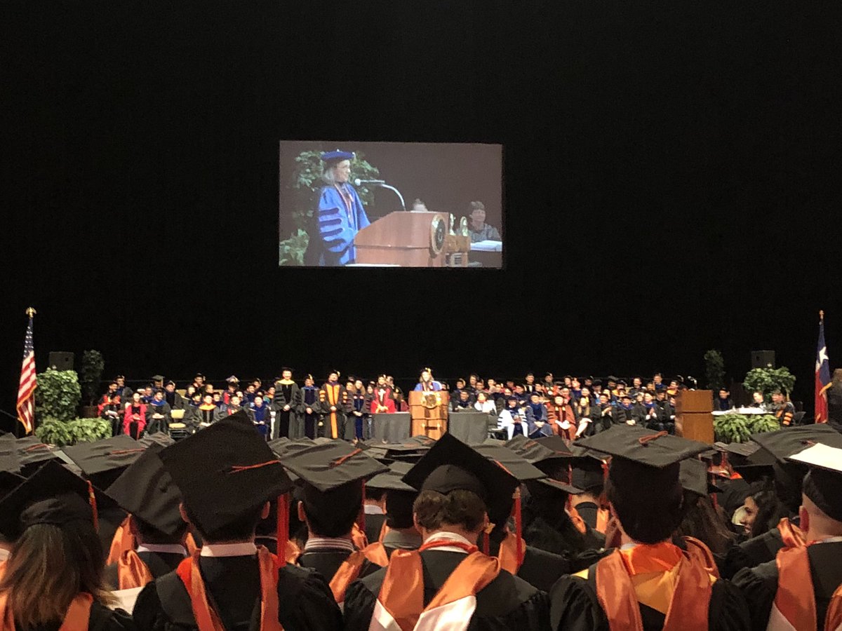 RamshornKristen's tweet image. Congrats #cockrell grads! #cockrellgrad18 #WhatStartsHere