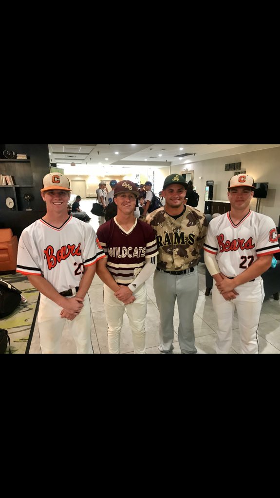 Jkinchen93's tweet photo. #hammersrepresenting congrats boys!! Good luck in the future https://t.co/uNQJwDgUI6