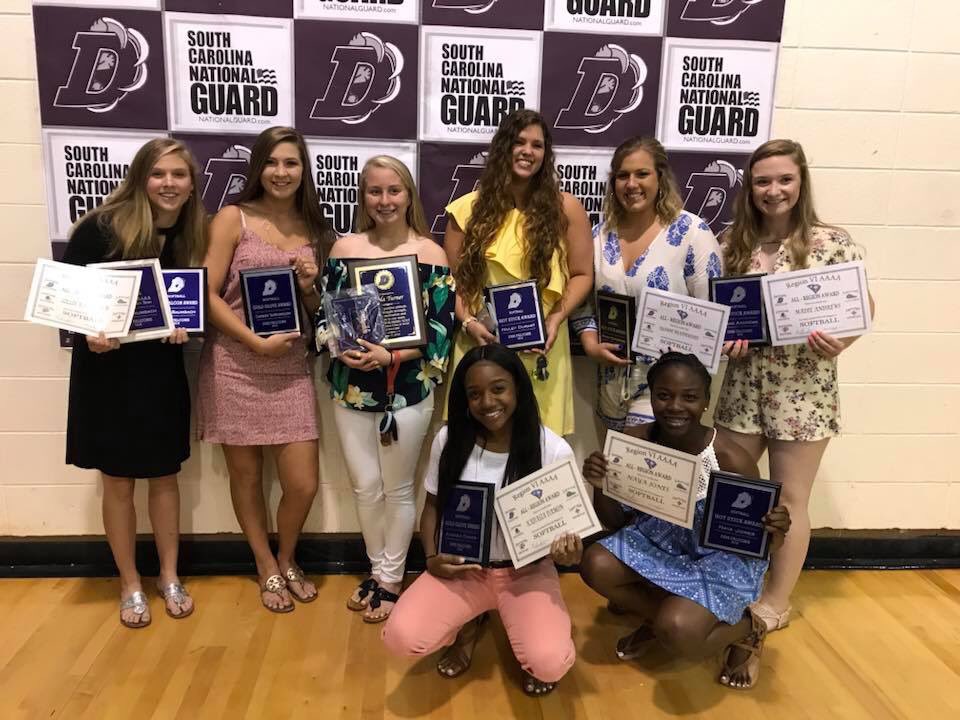 Kadasiaaaa_'s tweet photo. Last athletic banquet💜 https://t.co/d99SX1X701