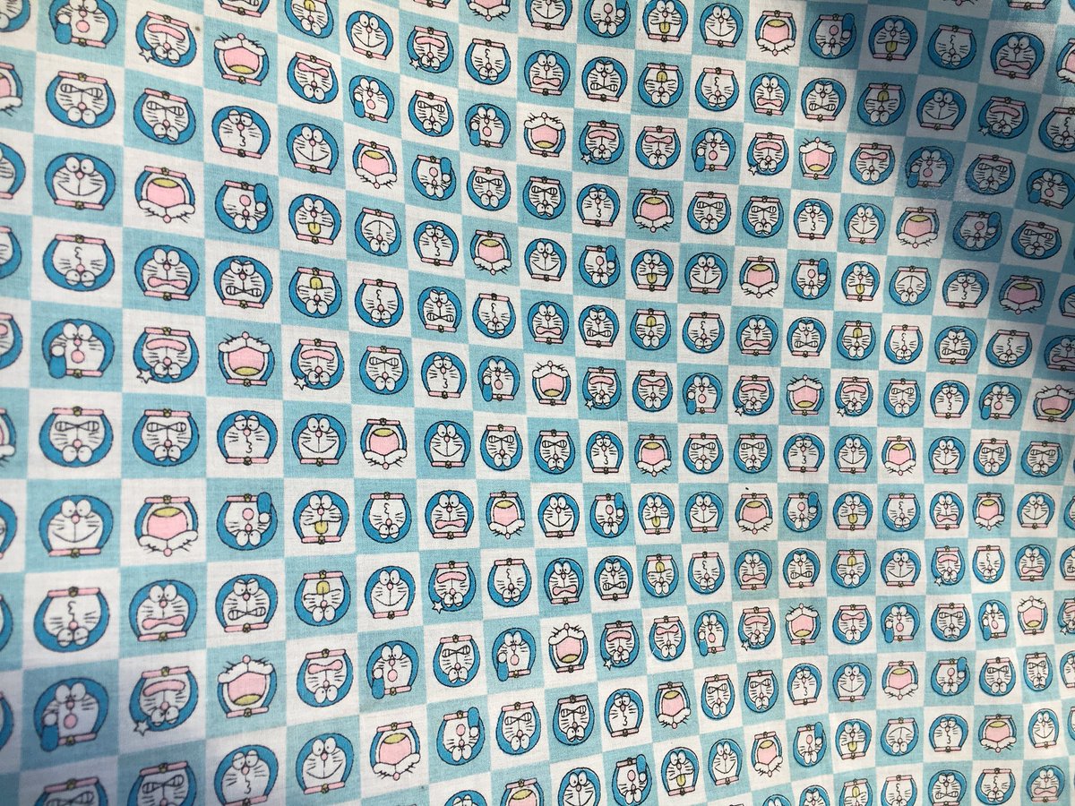 Nisizawa 朝食はクワイチャップ ベトナム 以前はクワイチャップ ユアンだったが こっちの名前の方が知名度があってよく売れると店のおばちゃんは言う 日除け布はよく見るとドラえもんですね