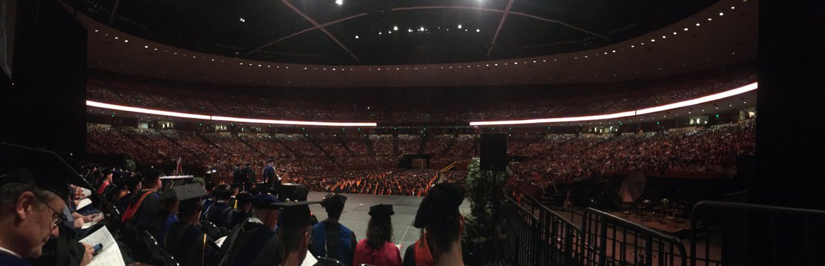 rocketmanprime_'s tweet image. @UT College of Engineering Graduation. #CockrellGrad18