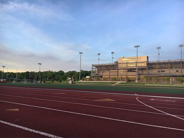 KevinMontano's tweet photo. Been a long time since I hit the track for a speed work session but I hit my paces and felt really good tonight. Beautiful night for a run!
#runchat #EnjoyTroy #RPI #5Run8 #boilermaker15k #boilermakertraining https://t.co/h5HrtxjYAM