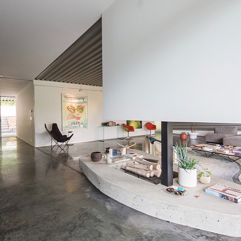 uscout_com's tweet image. This Los Angeles Case Study House is now available through Uscout. Email for more information #Uscout #locations #photography #filming