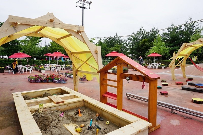 Beautylogs's tweet image. #서울도시농업박람회
#주말가볼만한곳
서울시와 강동구에서 주최하는 서울도시농업박람회가 17~20일까지 강동구 일자산 자연공원에서 열리고 있다. 
도시농업의 모든것을 한자리에서 볼수 있으며 다양한 텃밭에서 나는 채소. 과일. 꽃등이 풍성하며 체험도 가능하다. 
#서울시 #서울시미디어메이트