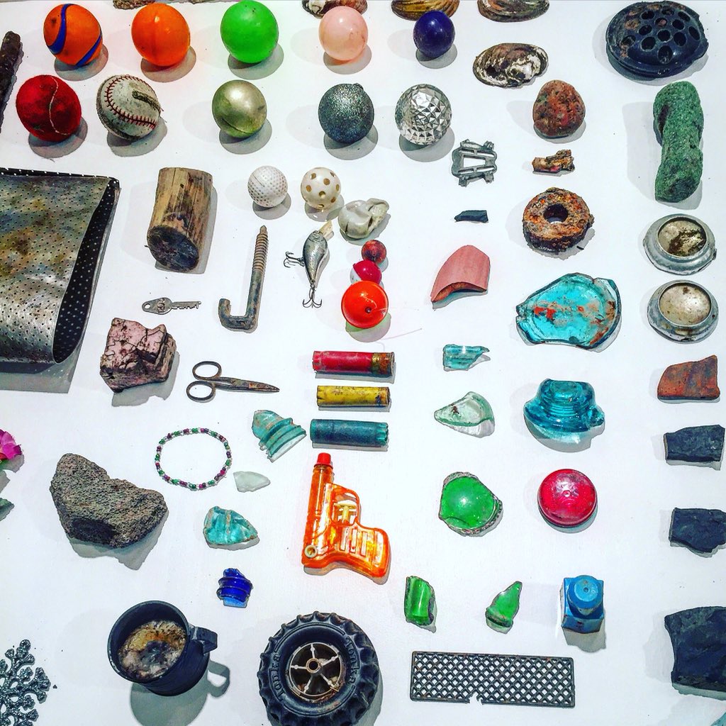 Artist_Lorraine's tweet photo. Dig it!    💦👣 @FrenchtownNJ FrenchtownNJ Mudlarking objects on display @ArtYardCenter #History found objects in mud https://t.co/xZzIzh6VwL