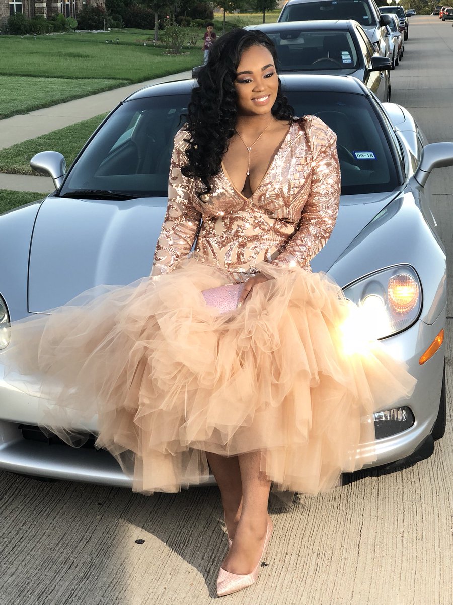 lolchanelll's tweet photo. #prom2k18 🤫 https://t.co/wHYi9GFdy7