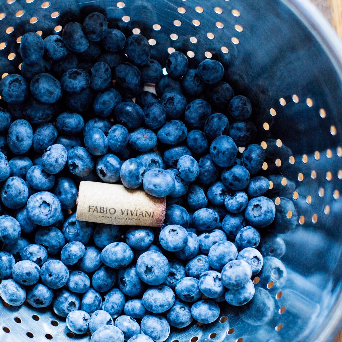 We’re ready to uncork the tastes of summer 😋 #VivianiWines