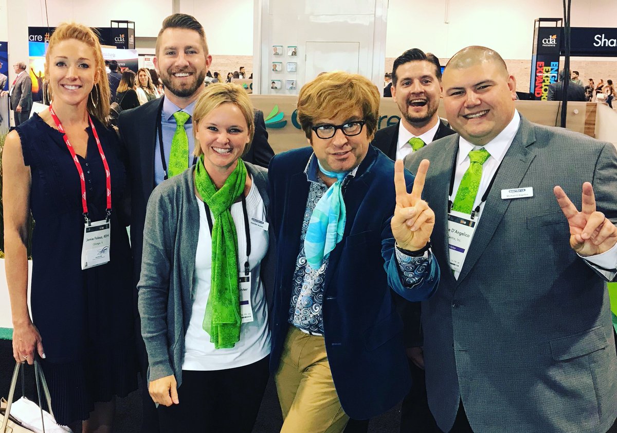 CentrixInc's tweet photo. That’s a wrap! Thanks for a great day. See you tomorrow. ✌️✌️ #cda2018 #makingdentistryfun #centrixmeets https://t.co/wGmT2DBab5