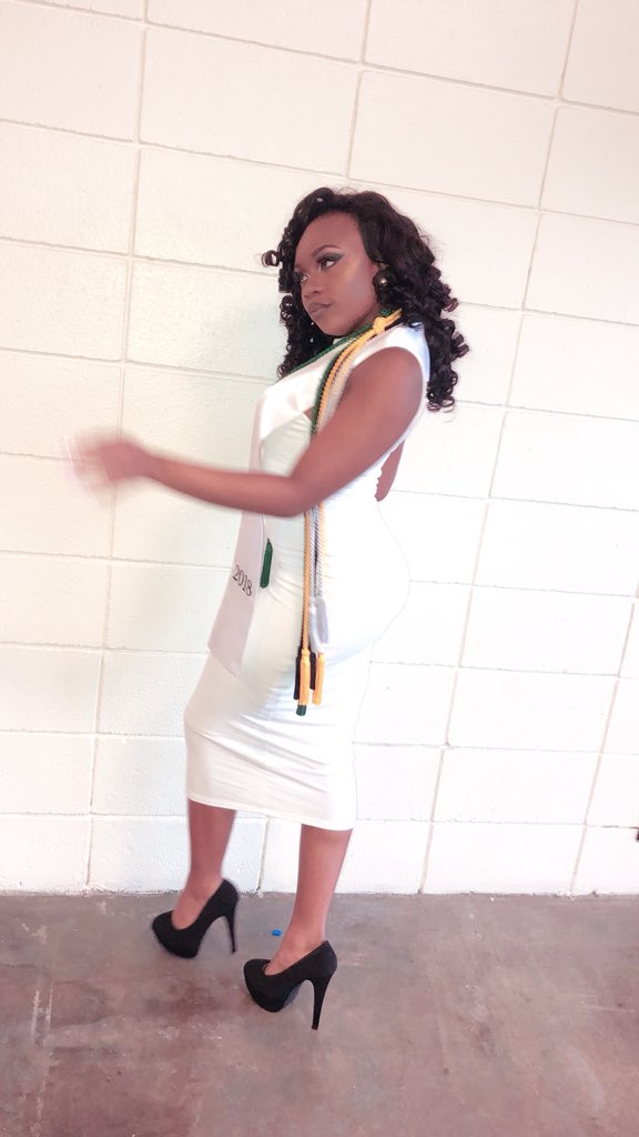 poisoni_vee's tweet photo. Got Milk? 😏 
Cum Laude grad
4.0 college GPA
Dance Captain
Top 15%
Over $24,000 in scholarships
#SU22 💙💛
... just to set it off. #IDidTHATBaby #StruttedAcrossTheStage #LITERALLY #SoWhoGotTheVideo? ✨... on to the next chapter of my life https://t.co/DgC88uXFvo