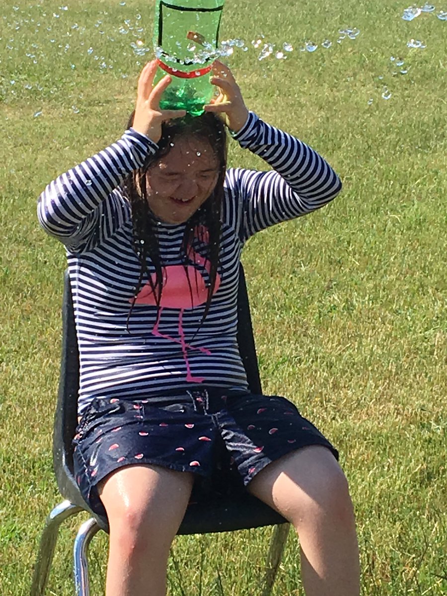 KarenKpumphrey's tweet photo. 2018 Field day fun @NISDClark @ClarkHS_ALE #clarkfun #justaddwater #ourfriendsareamazing https://t.co/0LuwjoIBO4