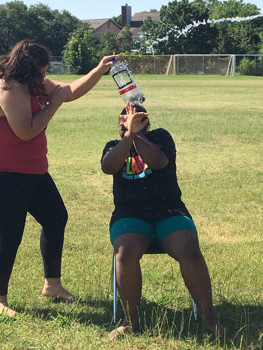 KarenKpumphrey's tweet photo. 2018 Field day fun @NISDClark @ClarkHS_ALE #clarkfun #justaddwater #ourfriendsareamazing https://t.co/0LuwjoIBO4
