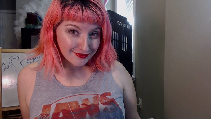 Celebrating another Friday together with some Tip Roulette! Come getcha some prizes!  https://t.co/mp8SXniXfZ