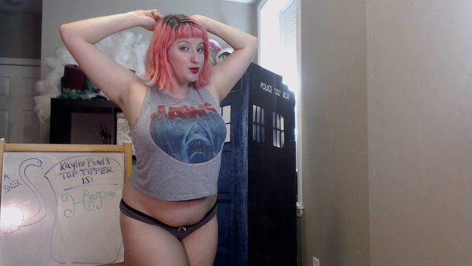 Celebrating another Friday together with some Tip Roulette! Come getcha some prizes!  https://t.co/mp8SXniXfZ