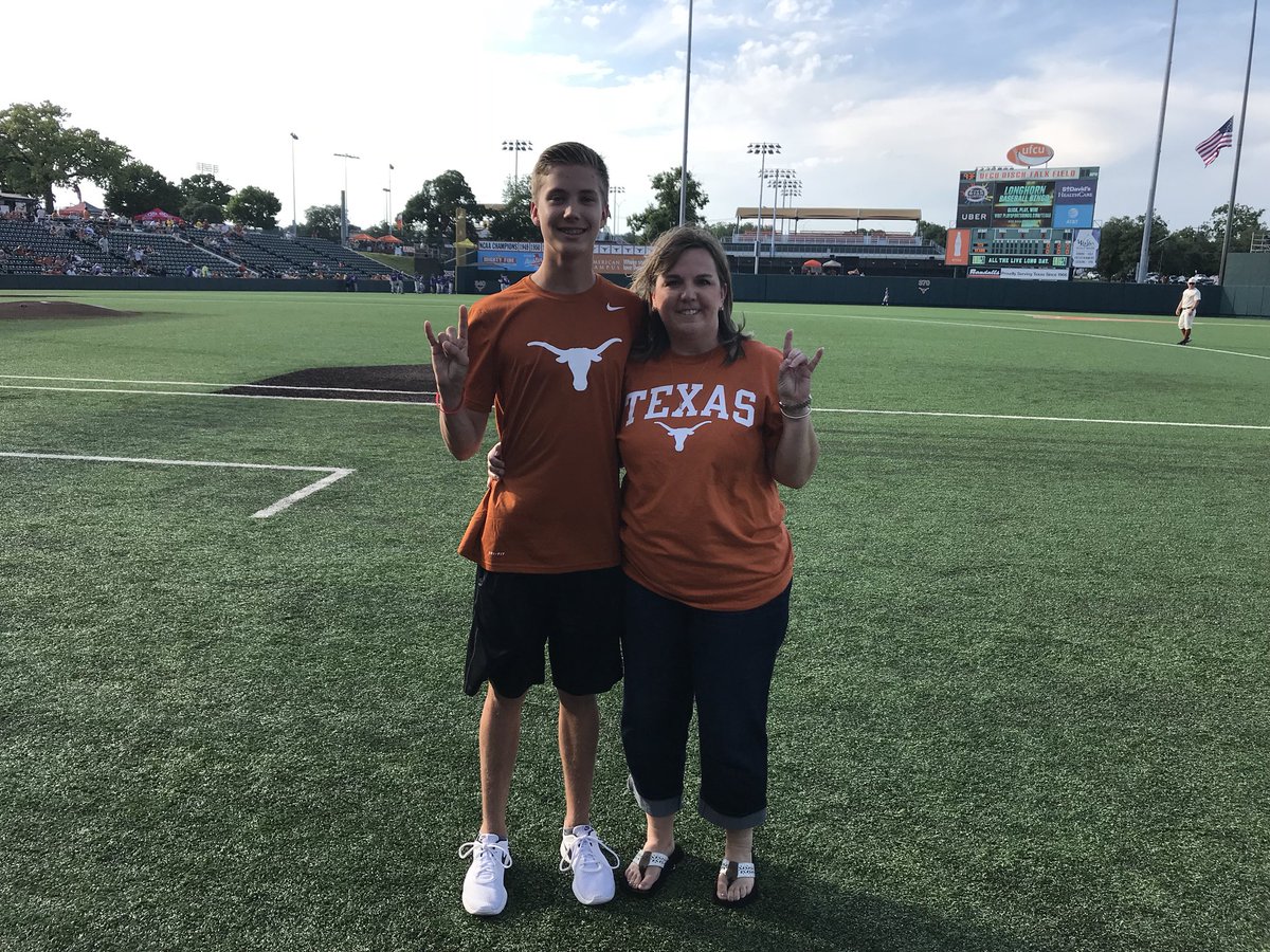 Thank you <a href="/DirectEnergy/">Direct Energy US</a>  <a href="/TexasBaseball/">Texas Baseball</a> for a great night of baseball! #hookem #thisistexas #directenergy