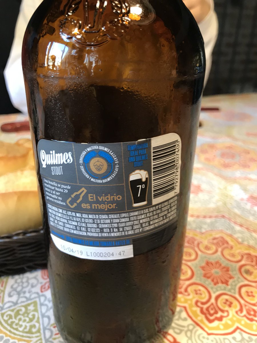 manustorres's tweet photo. Hola @Quilmes_Cerveza. Me compré esta cerveza Stout en el @DiaSupermercado de Barracas. Cuando me serví me di cuenta que vino con un regalito: un pedazito de madera. Llamé y no me dijeron nada. Que tengo que hacer? https://t.co/cRfPecxm50