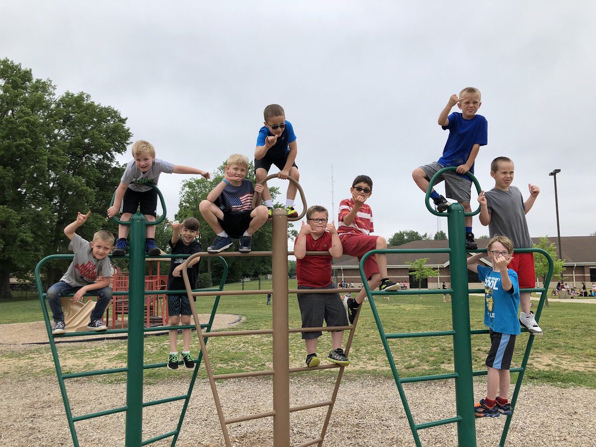 reddingschool's tweet photo. Field Day 2018 was a home run. Thank you Mrs. Bowers for all of your hard work to make this day possible for our kids. #StingersUp #ReddingRocks https://t.co/7eUyXE63S1