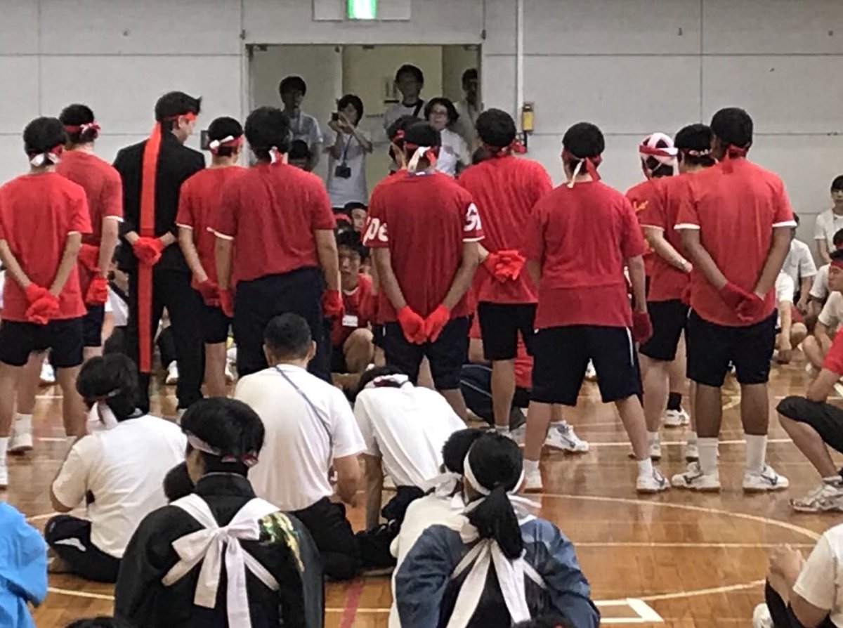 上田令子 東京都議 自由を守る会代表 都立白鷺特別支援学校体育祭 天気予報で降雨が心配されましたが 天晴れな五月晴れに 堀江浩子校長先生の元気溌剌な声がけの元 体育祭が開幕 女性校長ならではの気配りが随所に見受けられます パラリンピック