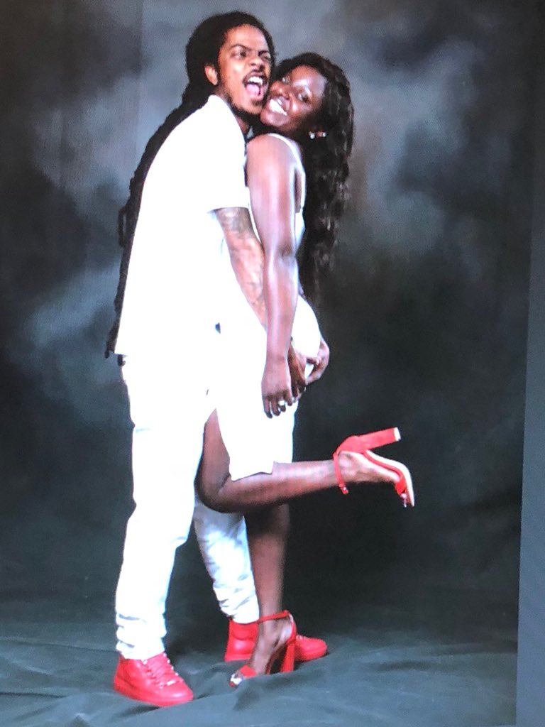 _TootToot_'s tweet photo. And All U Hatin Ass Bitches Can Catch The Bouquet 💐 #TheWhiteWay 💍😘❤️💯 #MrsWhite https://t.co/3sBTZSs3os