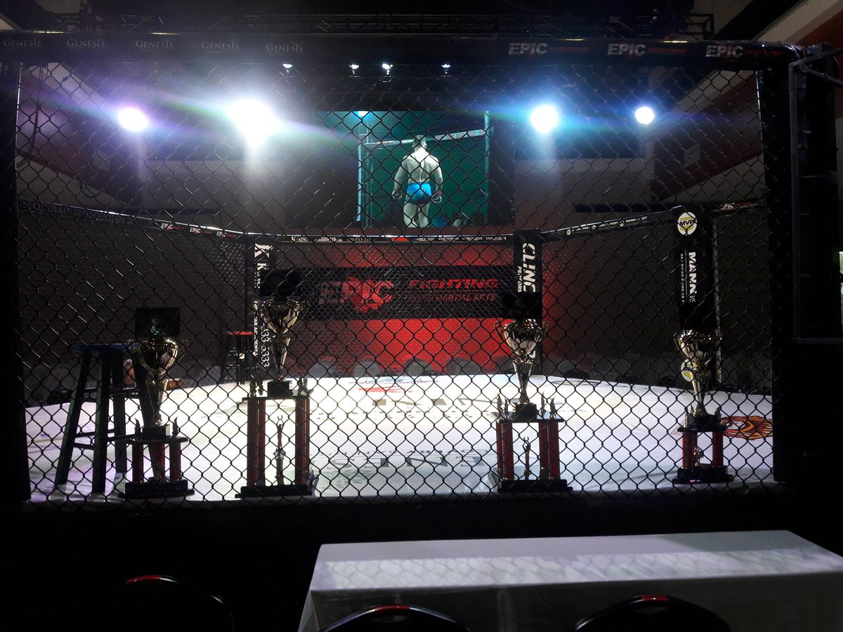 FiveRoundMMA's tweet photo. We're here live at #Epic38! Thanks to @FightBookMMA for taking care of us. Stay tuned for live updates! #mma #wmma #EpicMMA #EpicFighting https://t.co/WsXKfIQqV5