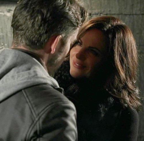 QueenOfRegal's tweet photo. #outlawqueen #OutlawQueenWip #OnceUponATime #Hoodies #EvilRegals #EvilQueen #GoodQueen @carolinabonetti @AllyNasta @stephsabraw #GoodbyeOUAT https://t.co/v3EYziBSRA