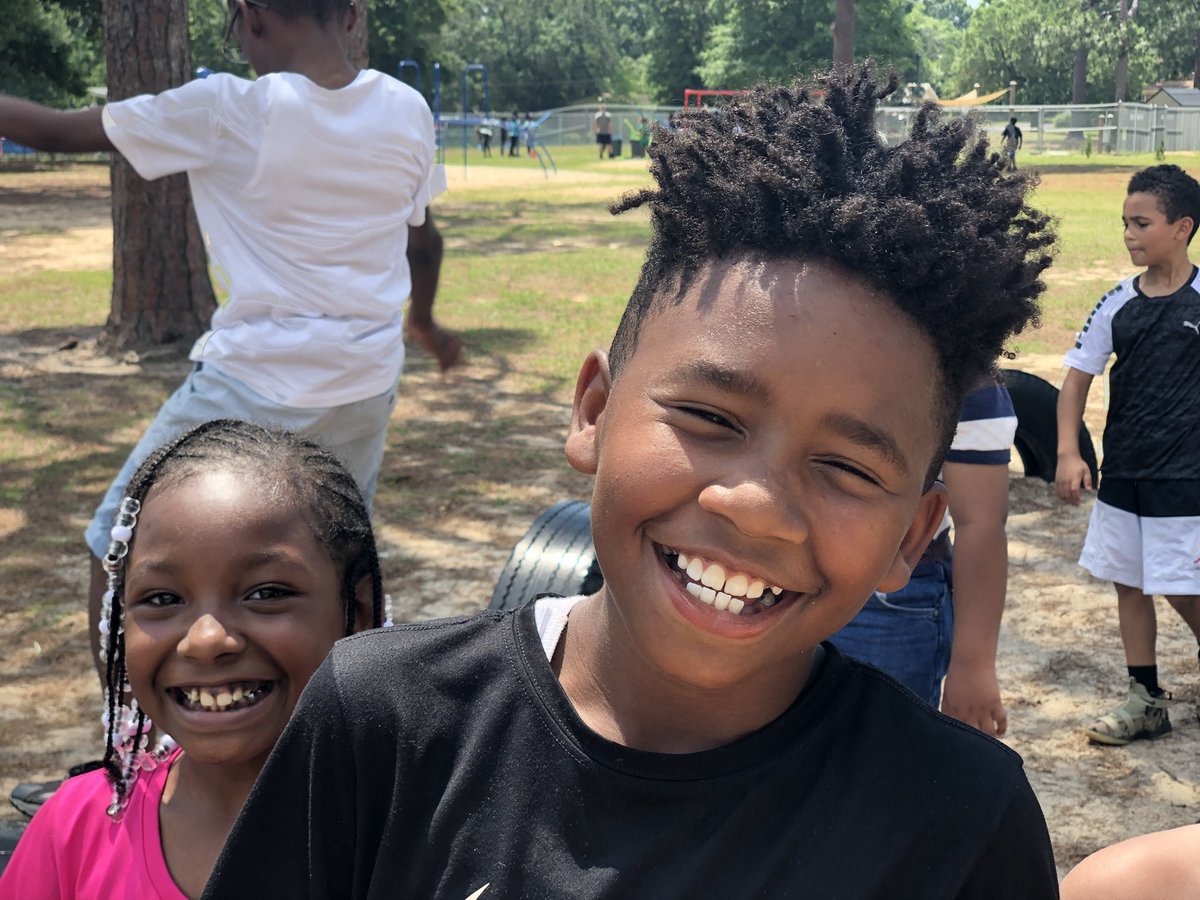 ojsemmeselem's tweet photo. Check out our FB page for all 💯 pictures  of an awesome field day! Great job to everyone who helped make it a roaring success! 
#OJSDolphinsRock 💙🐬 https://t.co/gMKktv4HlM