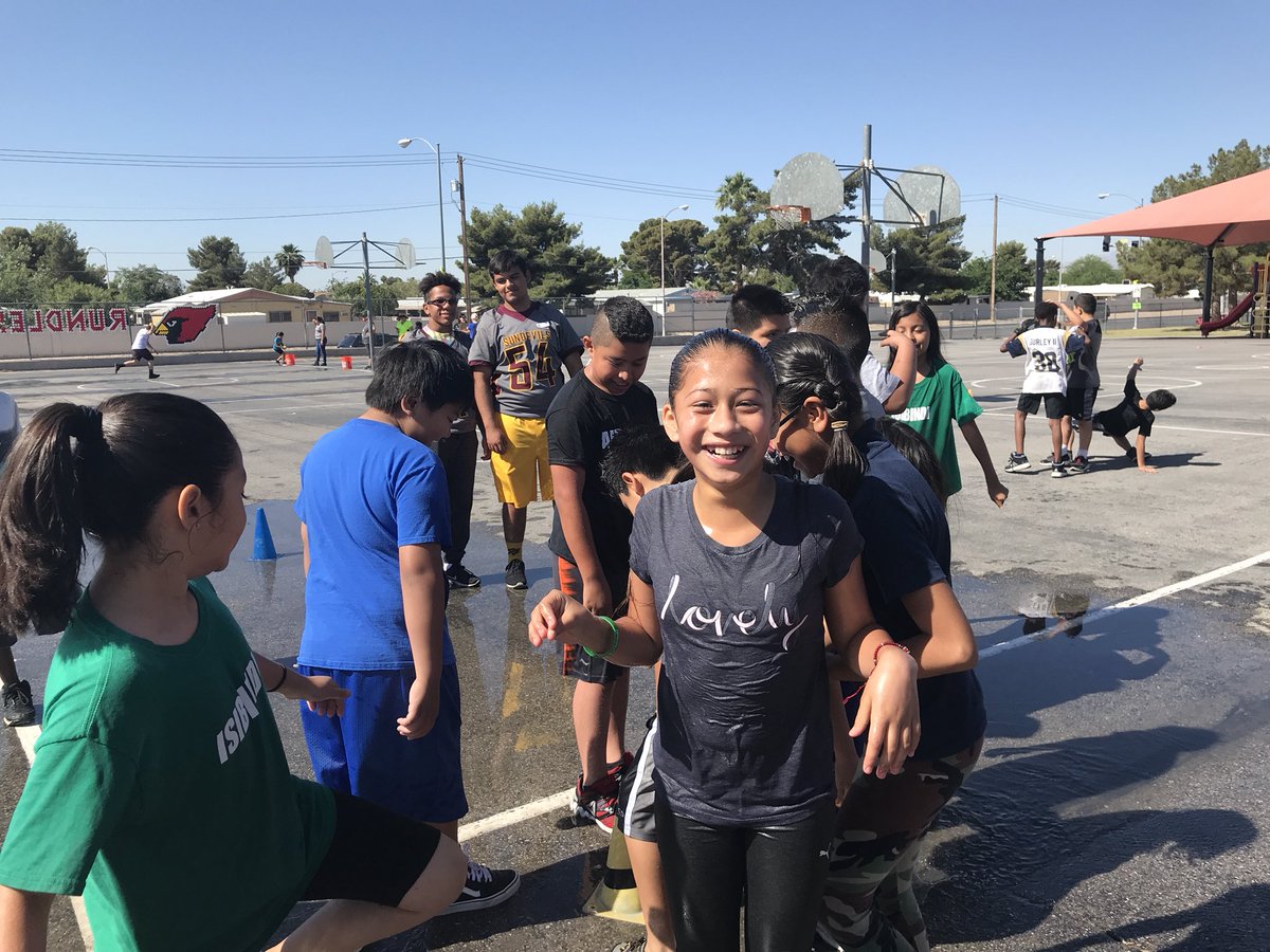 LenetteReece's tweet photo. Field day - fun!!!!! #Rundlerising #PZ7rocks #ccsdachieves #changingtheworld https://t.co/asruffExrl
