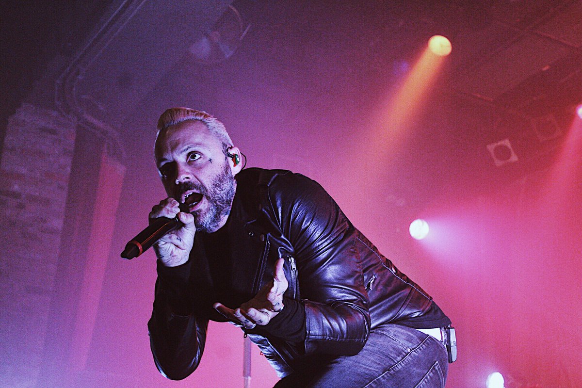 BogartsShows's tweet photo. Tonight has been WILD with @blueoctober &amp; @FlagshipOffcl Check out our IG page for more photos and don’t forget to tag us in yours! #BogartsShows https://t.co/ct0GusIGvs