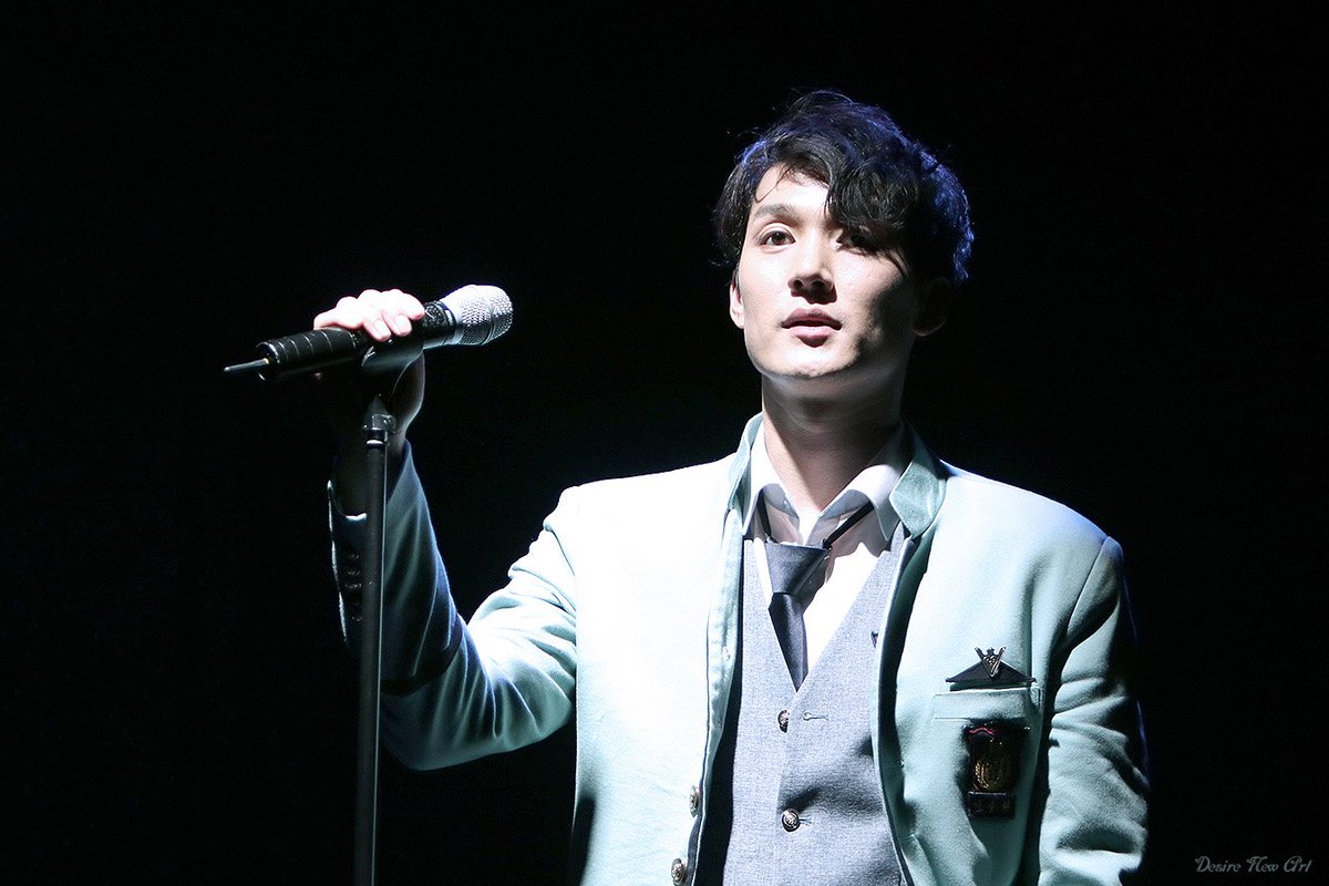 qmffnek0's tweet image. 180517 연극 #B_Class 커튼콜 사진

이수현 #조풍래