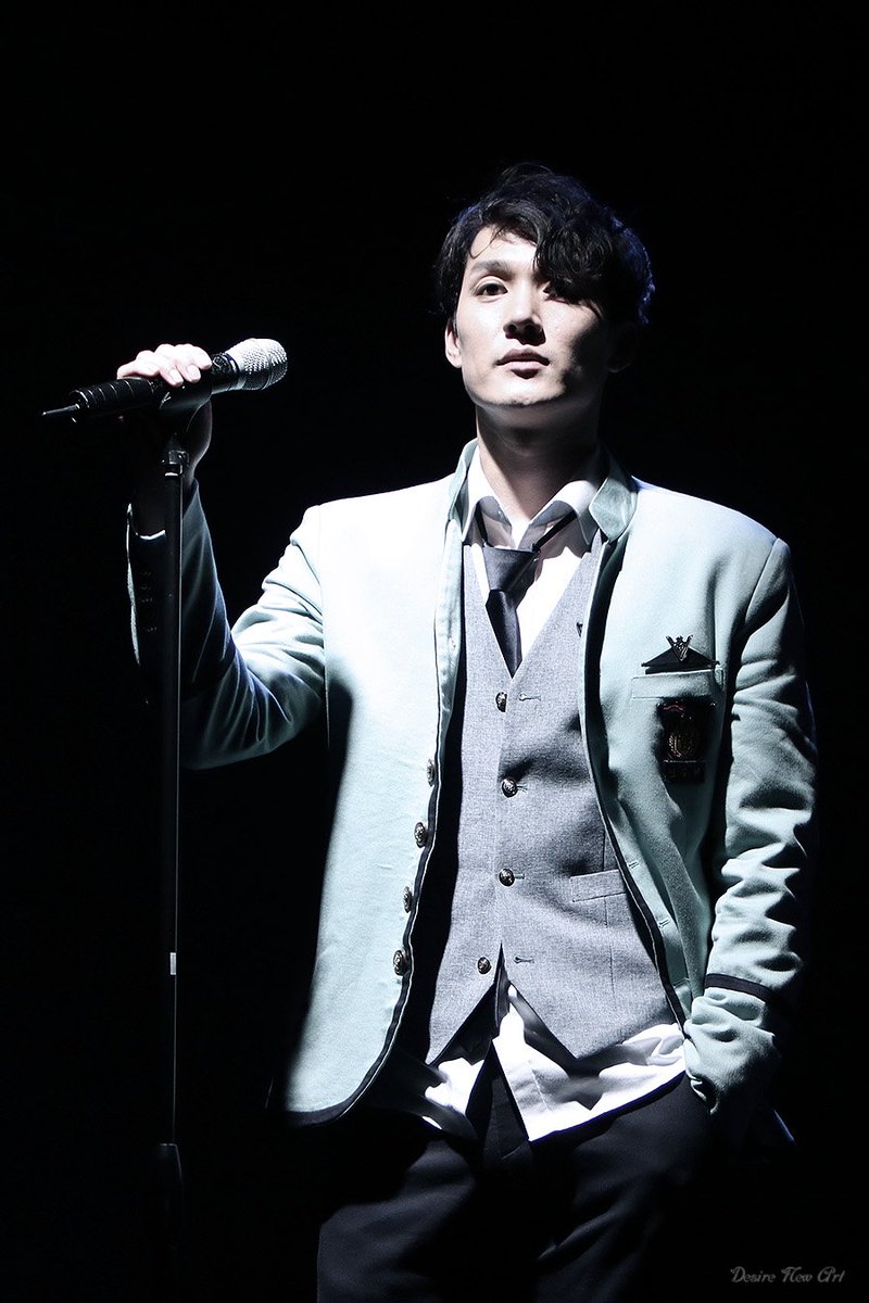 qmffnek0's tweet image. 180517 연극 #B_Class 커튼콜 사진

이수현 #조풍래