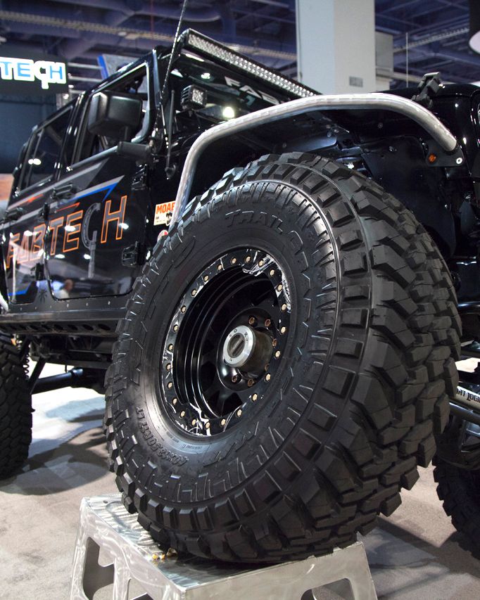 NittoTire's tweet photo. Our friends at #FabtechMotorsports providing a little #FlexFriday.
#Nitto | #TrailGrapplers | #Jeep | #Got40s | #SEMAwithNITTO | #Beadlocks | @SEMAShow https://t.co/cm2p1FwdKG