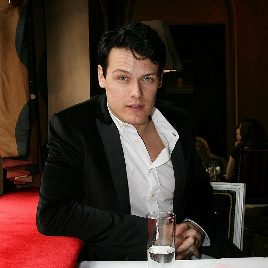 barbaramills1's tweet photo. Sam before he was Jamie 
#SamHeughan 
#SamFocusFriday 
#LoveForSam 
#Samsmile 
#beforeSamwasJamie
#BatmanLiveHair

Lookin good @SamHeughan https://t.co/f1Ckz0ZxRM