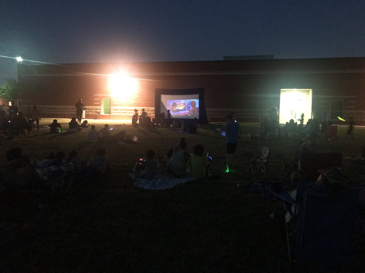 SiglerStars's tweet photo. Served up over 300 ๐๐๐ tonight and now we are enjoying #CoCo! You should have seen the epic game of #MagicTrash we played to get cleaned up. #SiglerNation https://t.co/1Ndq0znXig