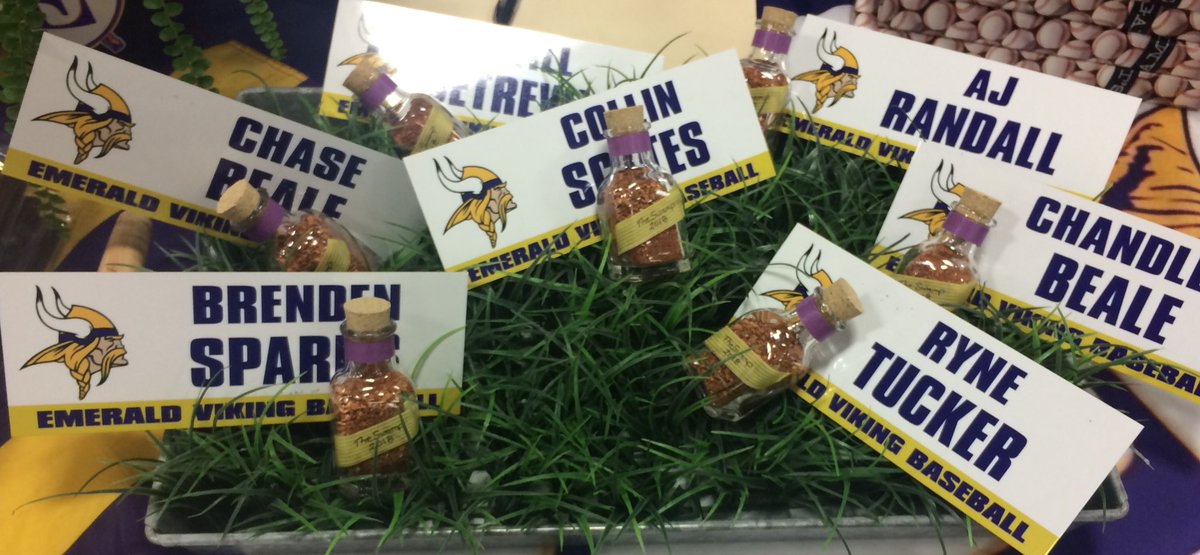 SkrapsJA's tweet image. Last activity with @Baseball_EHS at the Awards Banquet. Good luck to the Seniors!!! Best of luck to the returning players and the coaches.