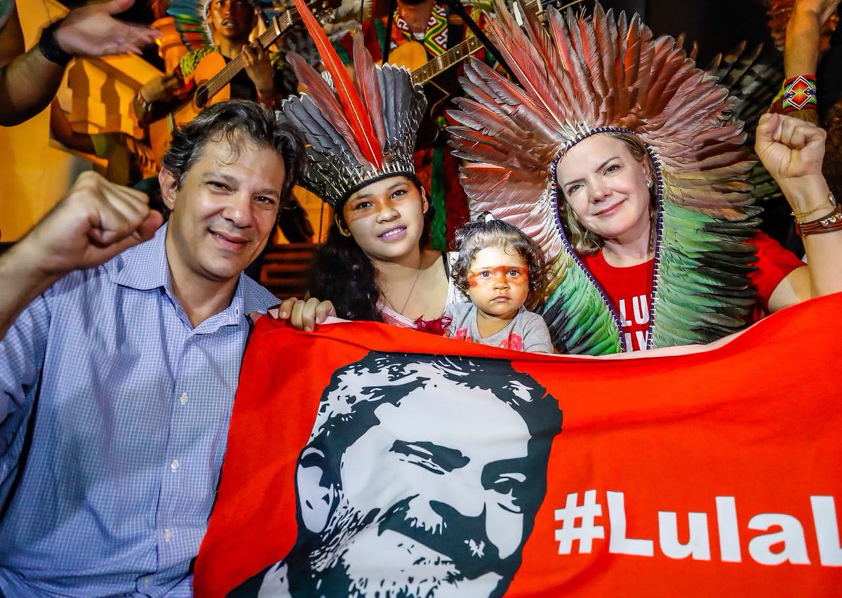 Resultado de imagem para Fernando Haddad e gleise hoffmann no festival lula livre 2019