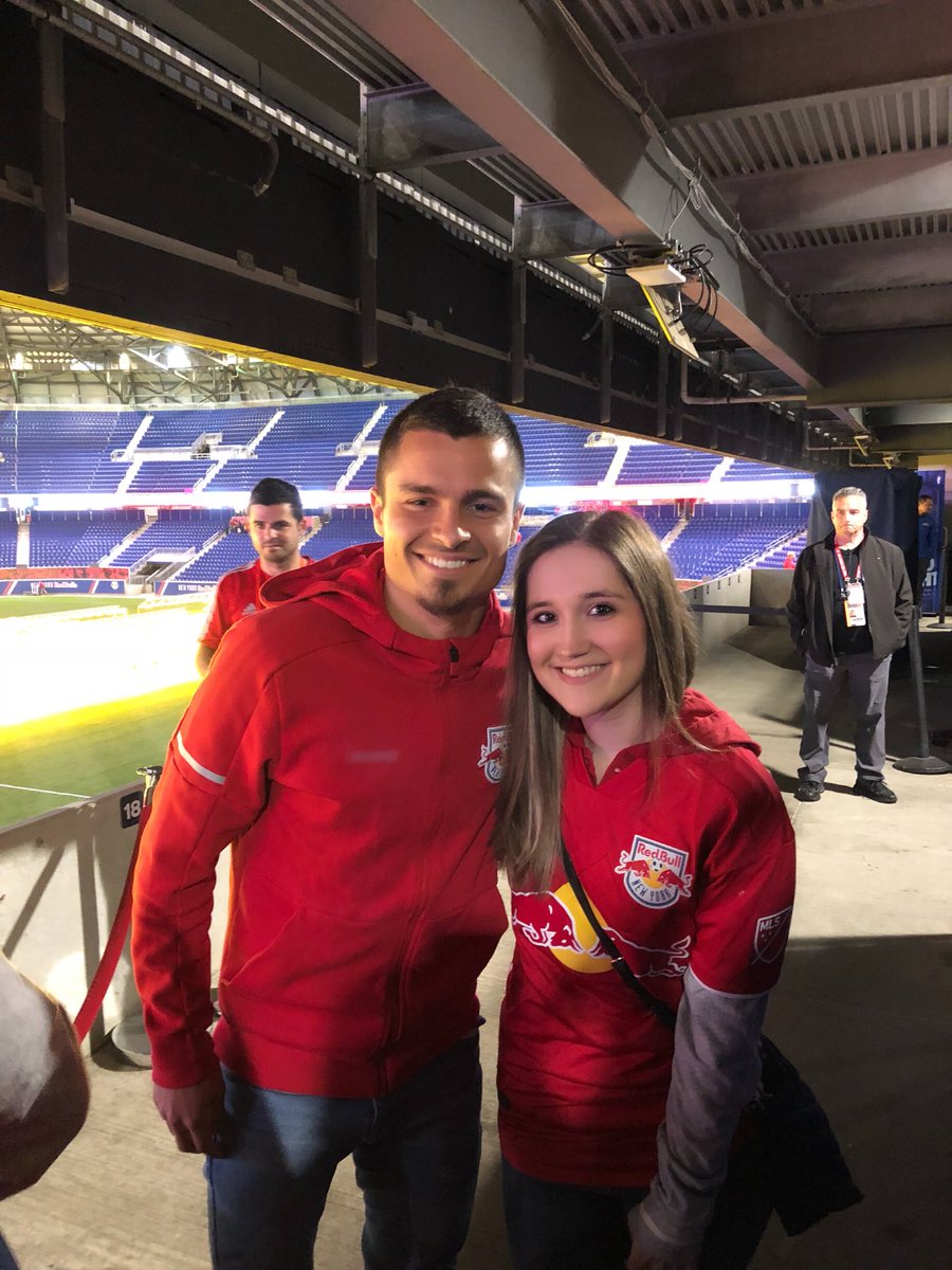 olivia_ruzam's tweet photo. Always a fun time with my fave guysπ #RBNY #RBNYAutographSession https://t.co/umHJYkN0BD
