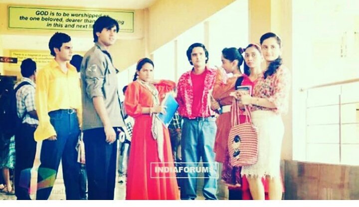 #90sKiCollegeLife #YehUnDinonKiBaatHai excited for today's mahaepisode.. 😍😍😍😍not been in love with any other show aftr krpkab... But this show made my life❤❤❤