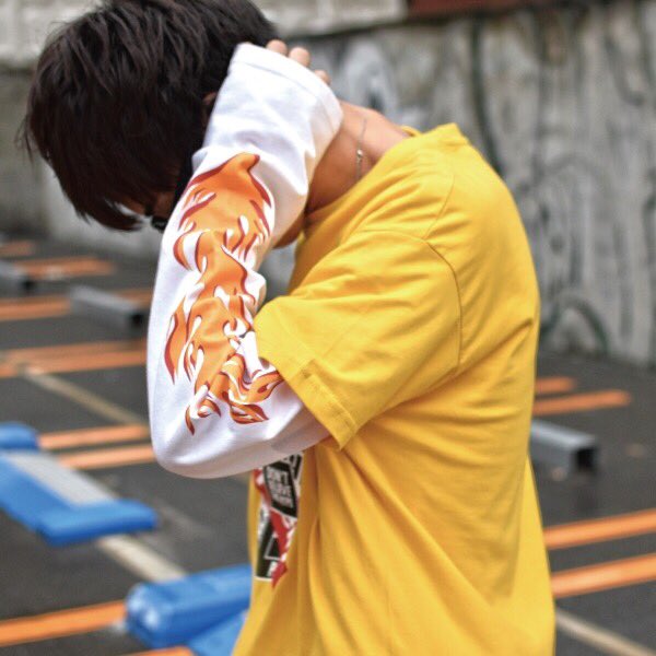 COLORS_daimyou's tweet image. #TWOANGLE

New Arrival

Graphic Tee

¥5.000-

COLORS別注
Limited COLOR！！