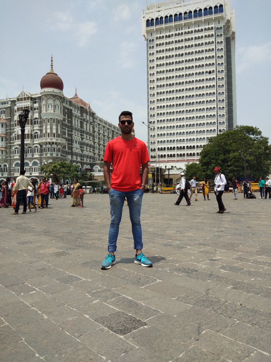 The rest of the world was black and white while
I was in screaming colours🌈

❤️ #beard #beardlover #beardlove #beardgang
#bollywood
#mumbai #sangli #kolhapur #nike #joggers #mumbai  #tajhotelmumbai #tajhotels #newtaj ##newtajhotel #getwayofindia #getway #mumbailove #tajlovers