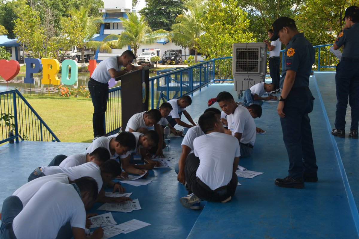 rclo_13's tweet photo. 5-18-2018 this Office conducted taking fingerprint standards and handwriting specimen to forty seven (47) SAF PO1 applicants @CrimeLaboratory https://t.co/rg1wsg7ar3