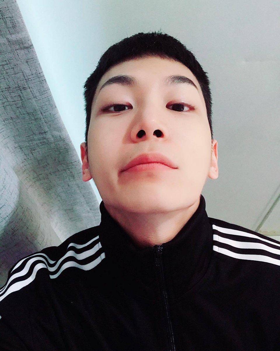 LeeCheolWooTH's tweet photo. [Cheol's IG] 👊🏻👊🏻👊🏻 // เหมือนว่าชอลจะฝึกขั้นพื้นฐานเสร็จแล้วค่ะ  👏 https://t.co/Ls4snNBhqK