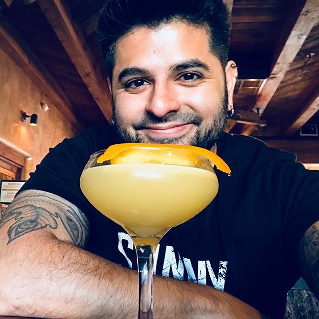 SFLukeStyle's tweet image. Happy mode engaged. That day, I took my fellow writing buddy to a few local breweries in Santa Fe, NM, that he hadn’t hit in a while. Somewhere in the middle of the day we ended up at the newest beer maker in town, @Tumblerootsf Brewery &amp;amp; Distillery. Her… ift.tt/2IvlAY5