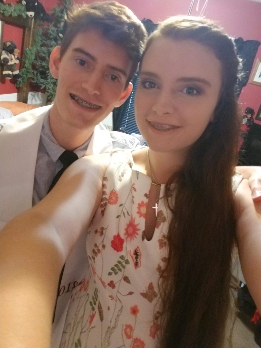 devilsliaison_'s tweet image. My son Ashler and daughter Ariel Jade . Ashler graduated high school tonight.