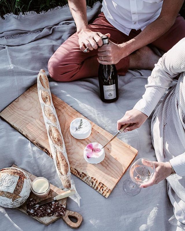thepopuphotel's tweet photo. Sunshine and a certain wedding calls for...
.
Join us for a fantastic feast of music, wine and gastronomy at @chateaudepommard this Summer. Party among the vines for #rootstock2018 , a weekend like no other on the Burgundy calendar. .
.
We’ll be there to… https://t.co/taIMp7o7TE https://t.co/3d4MWaJeG6