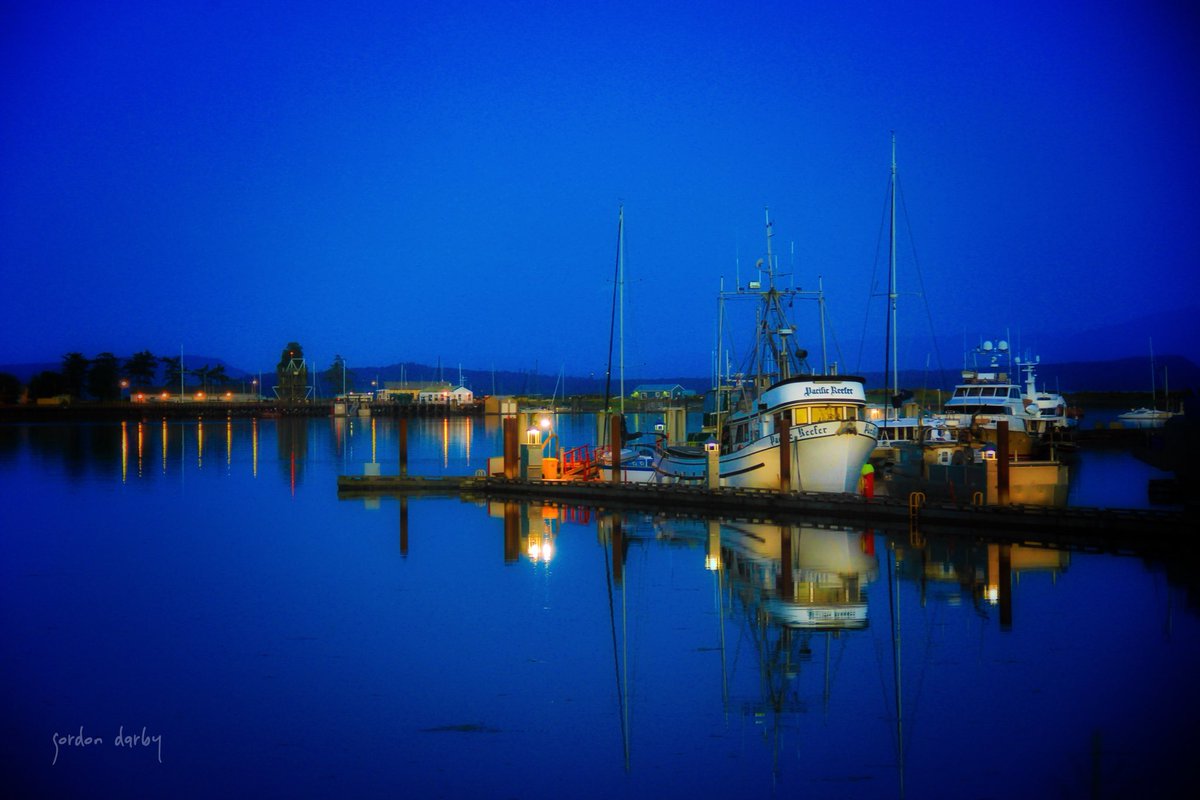 Blue hour at #comox. May 16,2018. #comoxvalley #weareyqq #landscapephotography
