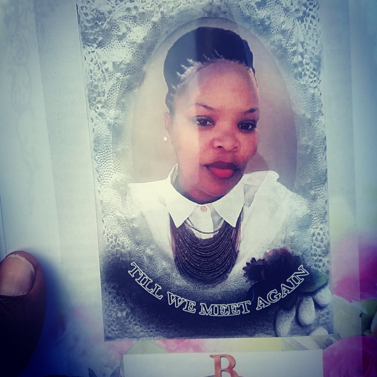 billysigudla1's tweet photo. Today :19 May 2018 #FuneralOfSesi #RipSesi Sesi Kau Nyangombe my cousin.#We have a more sure word of prophecy; whereunto ye do well that ye take heed, as unto a light that shineth in a dark place, until the day dawn, and the day star arise in your hearts:
2 Peter:1:1May U #RIP🕇 https://t.co/9oFhnPkvxd