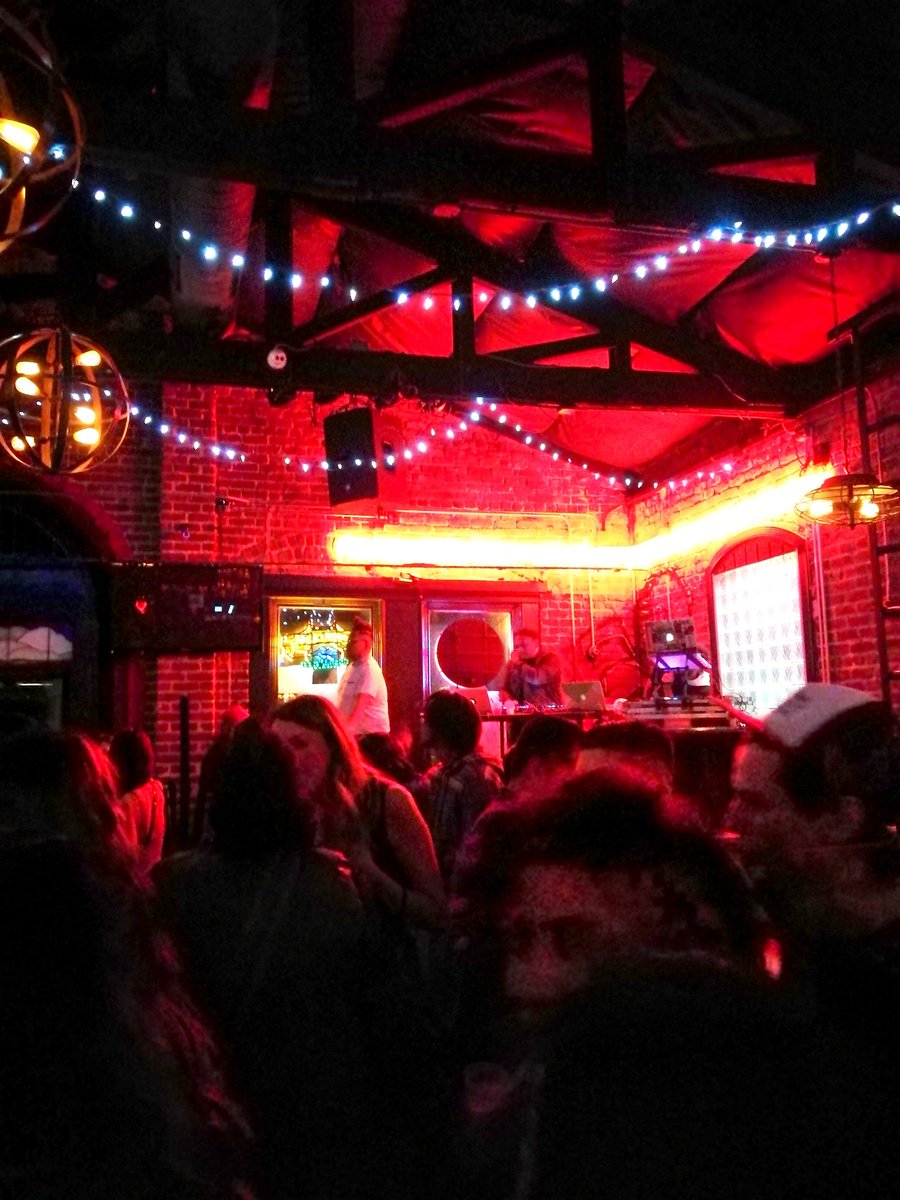 Springtime cuffing season happening tonight at Highwater! Featuring tunes by Good Company #midtownsac #sacramento #fridaynight #cuffing #r&amp;b #rhythmandblues